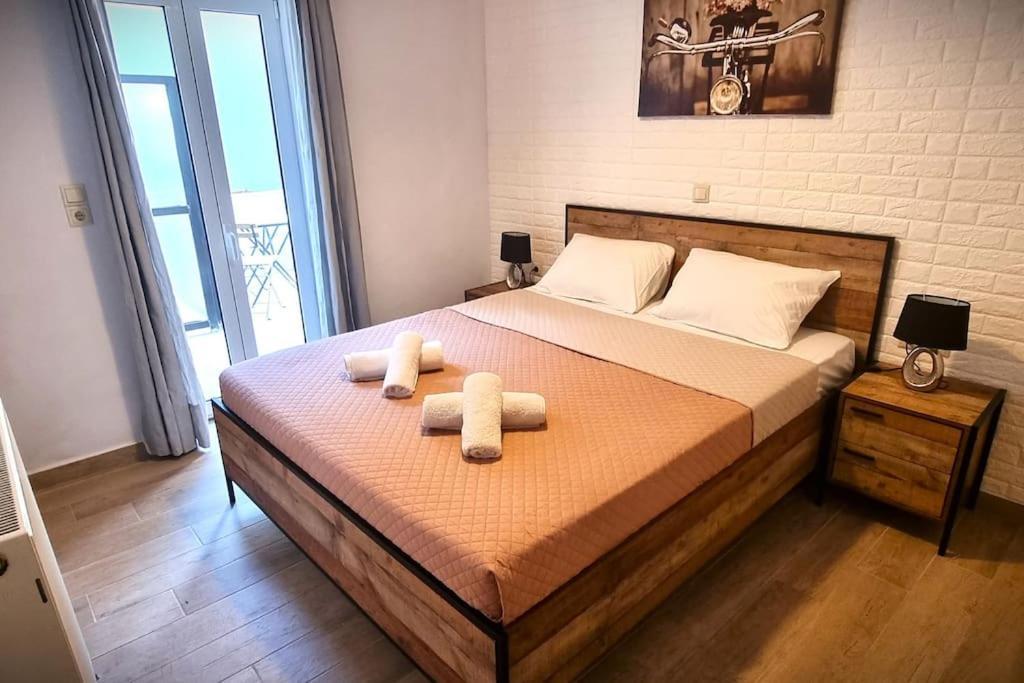 Zeus Apartment *